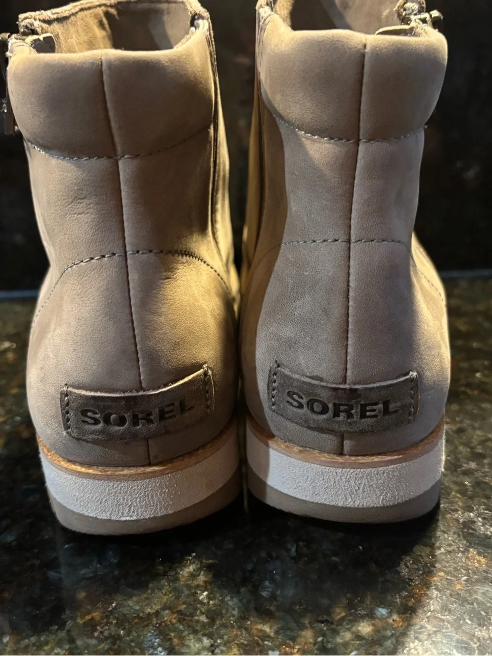 Sorel Harlow Chelsea Sz 10  Waterproof Tan Suede Womens  Boots See Description